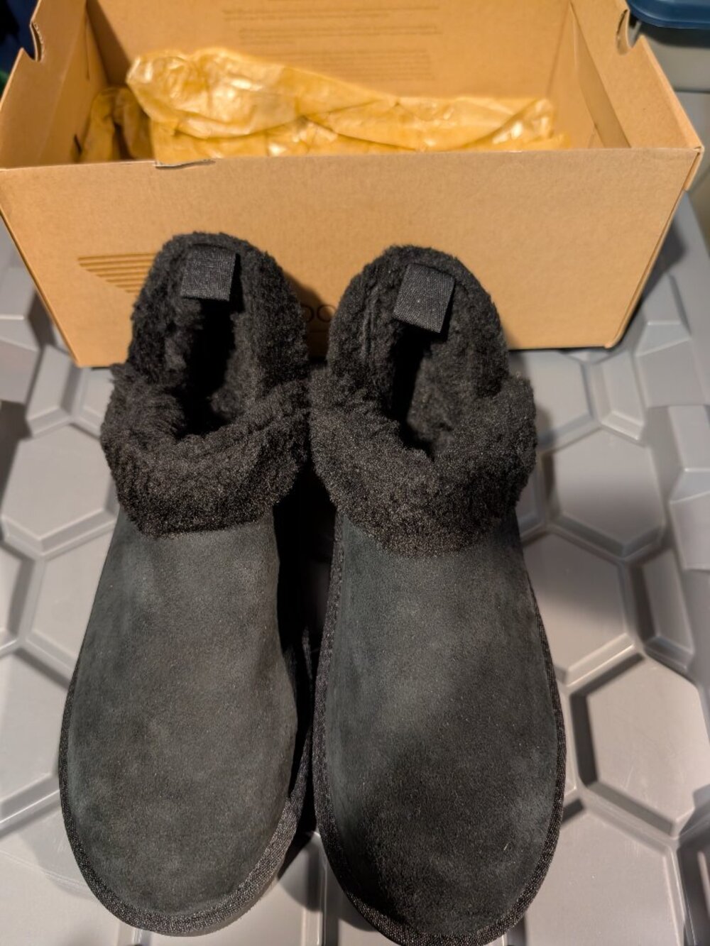 Koolaburra by ugg size 10 women's comfortable slippers